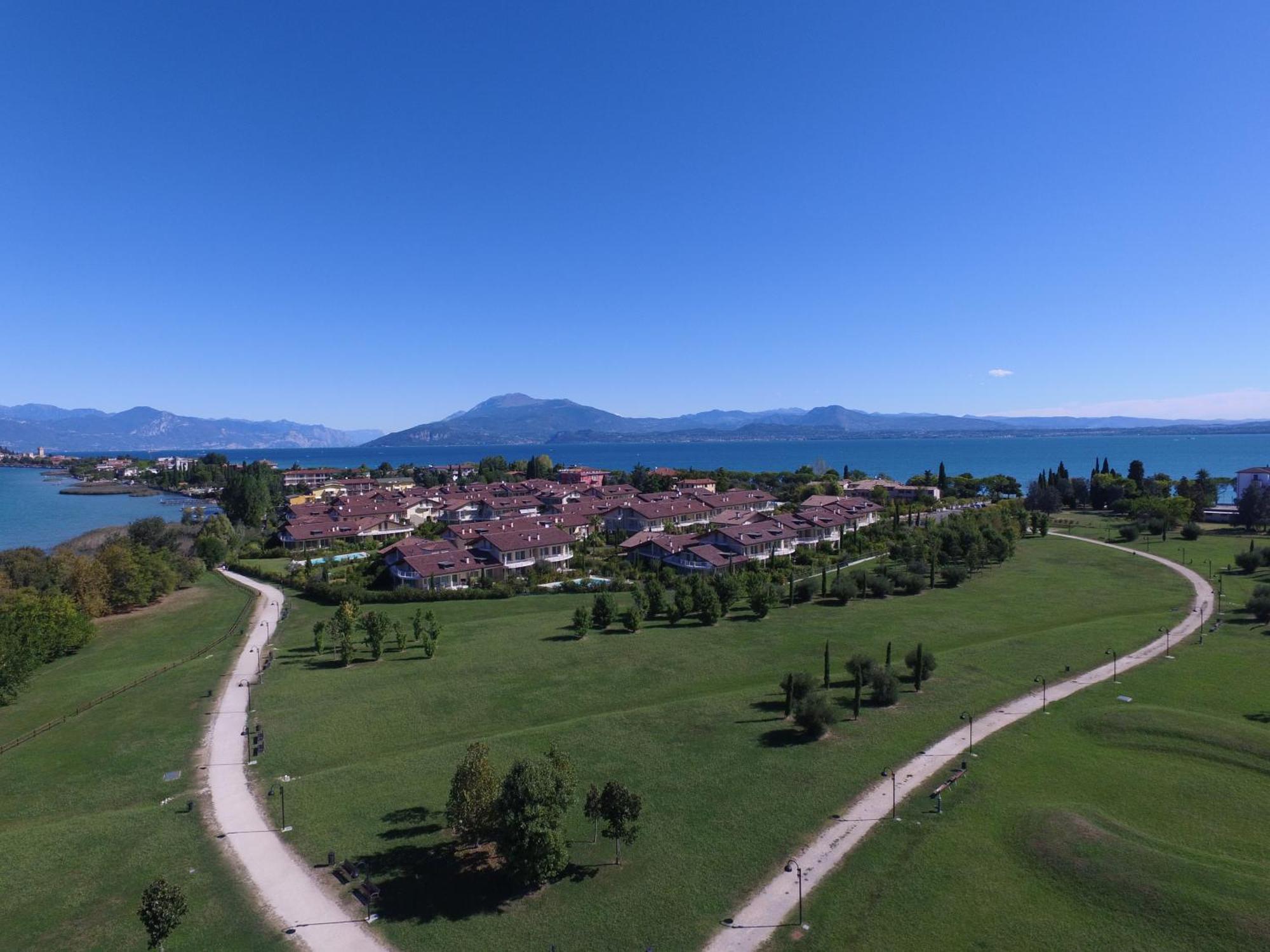 Alma Garda Home Sirmione Bagian luar foto