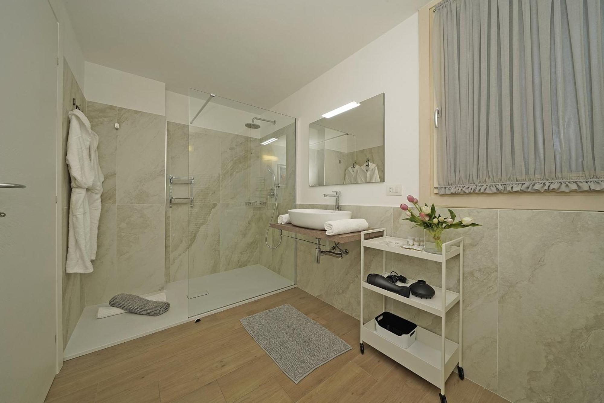 Alma Garda Home Sirmione Bagian luar foto